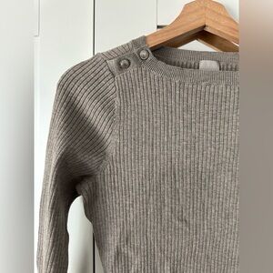 H&M Ribbed Knit Long Sleeve Top in Taupe Oatmeal with Button Detail Small